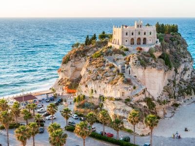 villaggioilgabbiano de feriendorf-mit-4-sternen-kalabrien-nahe-tropea-mit-pool-und-privatstrand 019